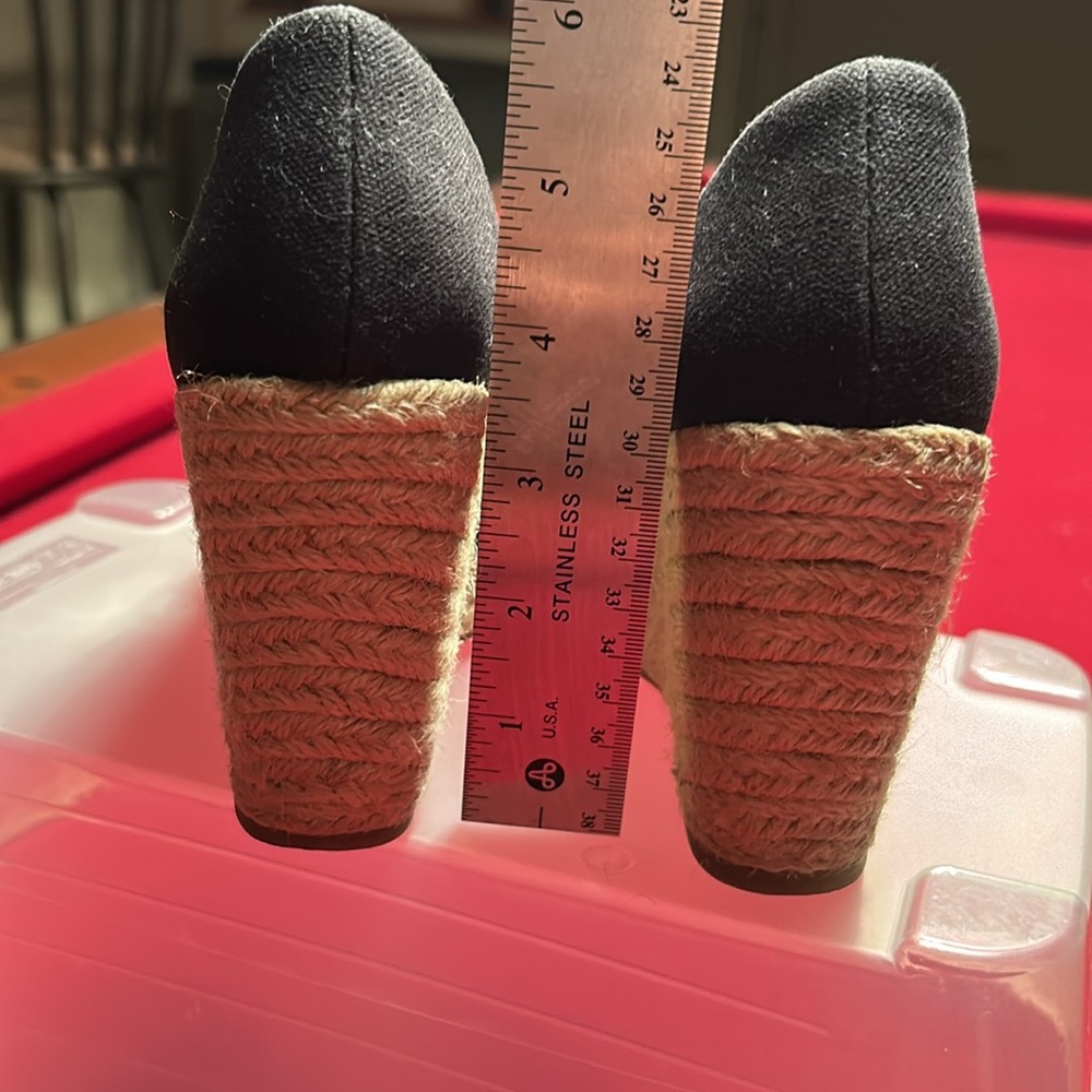 Elegant Black Wedge Espadrilles - Picture 3 of 5
